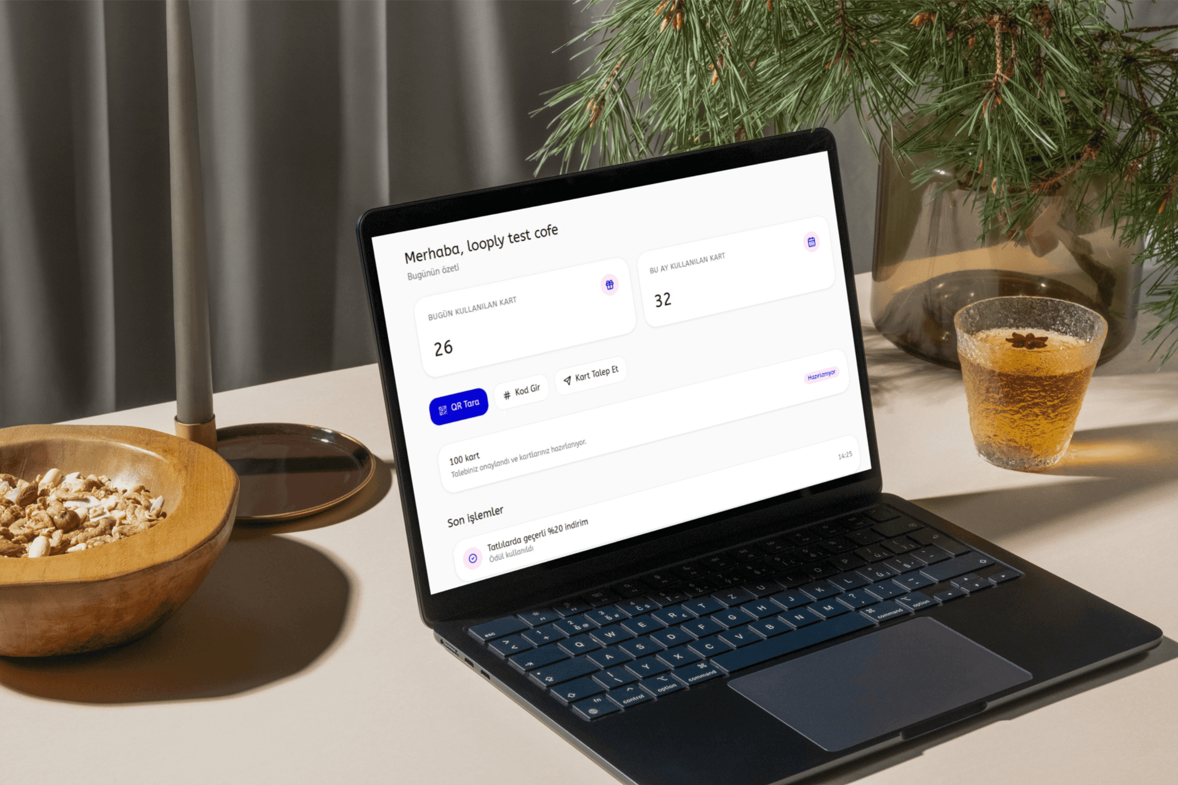 Looply işletme panelinin laptop ekranında görünümü